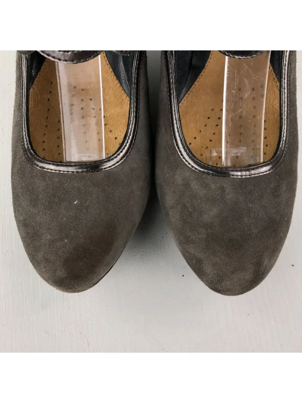 Clarks Women's Size 7.5M Artisan Brown Suede Leather High Heel Mary Jane Pumps